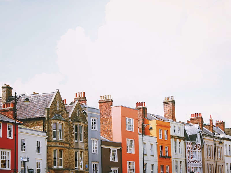 London to Singapore finance professional relocation 2026 - EP, tax and housing guide