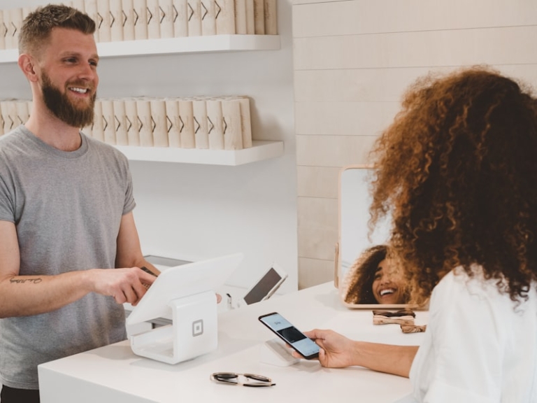 Opening a bank account in Singapore as an expat in 2026