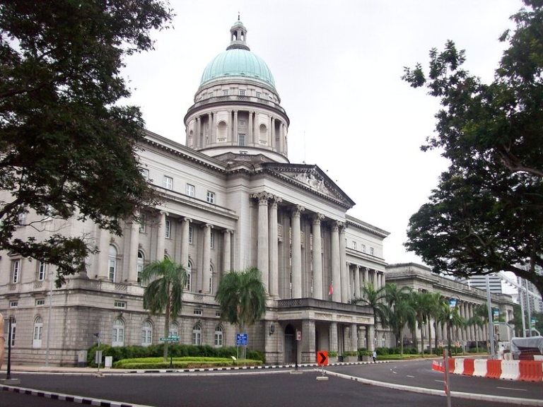 hiring a foreign lawyer in Singapore Employment Pass guide