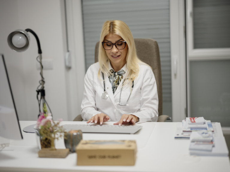 Hiring a foreign podiatrist in Singapore clinic consultation
