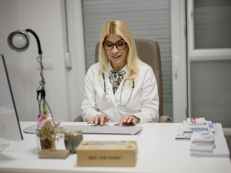 Hiring a foreign podiatrist in Singapore clinic consultation